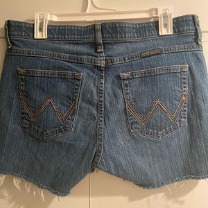 Wrangler Denim Shorts Women’s Distressed Size 12 Q Baby Waistband